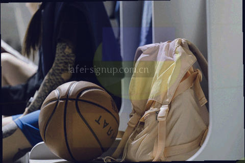 三种核验状态标记并列的抽象图示，分别为圆点、行底与短标签